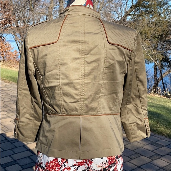 Tan jacket - Picture 4 of 4